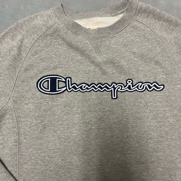 🌸Champion Gray Crew Neck Sweater - Picture 3 of 5